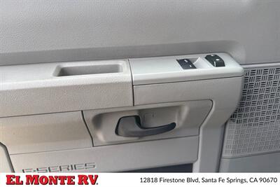 2024 Forest River Sunseeker 2950LE   - Photo 11 - Santa Fe Springs, CA 90670