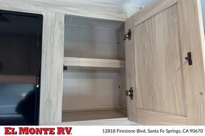 2024 Forest River Sunseeker 2950LE   - Photo 16 - Santa Fe Springs, CA 90670