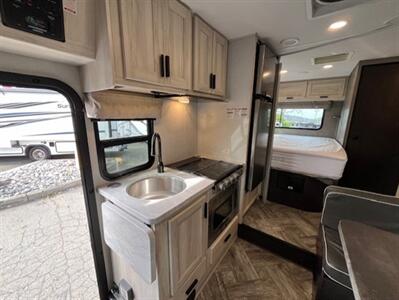 2022 FOREST RIVER SUNSEEKER 2350LE   - Photo 16 - Dublin, CA 94568