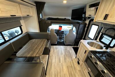 2024 Forest River Sunseeker 2150SLE   - Photo 37 - Santa Fe Springs, CA 90670