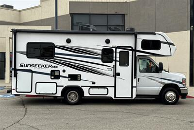 2024 Forest River Sunseeker 2150SLE   - Photo 2 - Santa Fe Springs, CA 90670