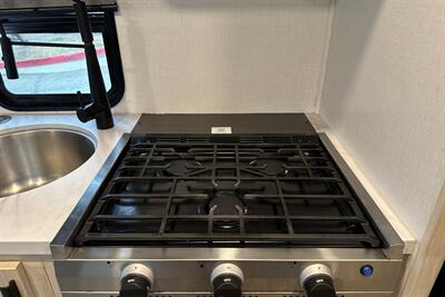 2024 Forest River Sunseeker 2150SLE   - Photo 19 - Santa Fe Springs, CA 90670