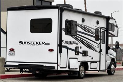 2024 Forest River Sunseeker 2150SLE   - Photo 3 - Santa Fe Springs, CA 90670