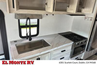 2024 Forest River Sunseeker 2850SLE   - Photo 19 - Santa Fe Springs, CA 90670