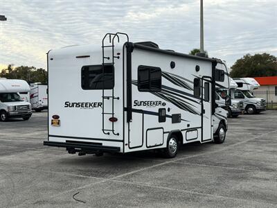 2024 Forest River Sunseeker 2350LE   - Photo 3 - Orlando, FL 32808