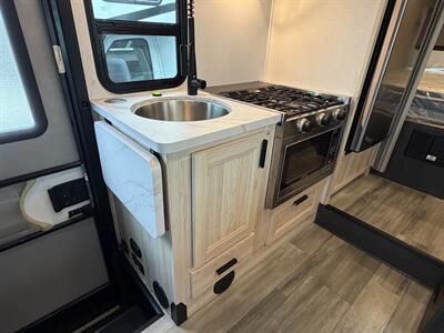 2024 Forest River Sunseeker 2350LE   - Photo 22 - Orlando, FL 32808