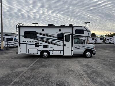 2024 Forest River Sunseeker 2350LE   - Photo 2 - Orlando, FL 32808