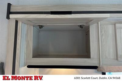 2024 Forest River Sunseeker 2860DS - Photo 23 - Santa Fe Springs, CA 90670