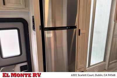 2024 Forest River Sunseeker 2860DS - Photo 28 - Santa Fe Springs, CA 90670