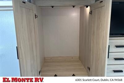 2024 Forest River Sunseeker 2860DS - Photo 37 - Santa Fe Springs, CA 90670