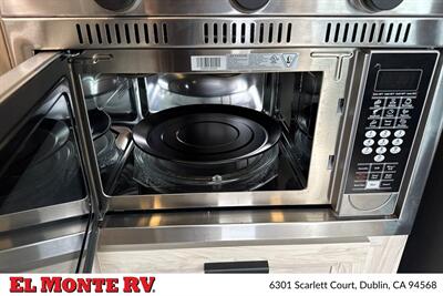 2024 Forest River Sunseeker 2860DS - Photo 21 - Santa Fe Springs, CA 90670