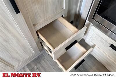 2024 Forest River Sunseeker 2860DS - Photo 24 - Santa Fe Springs, CA 90670