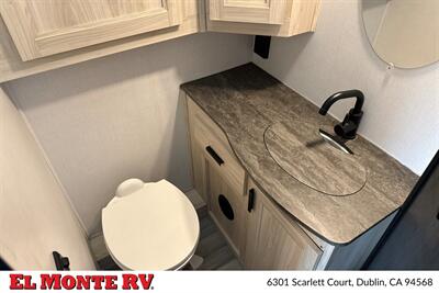 2024 Forest River Sunseeker 2860DS - Photo 30 - Santa Fe Springs, CA 90670