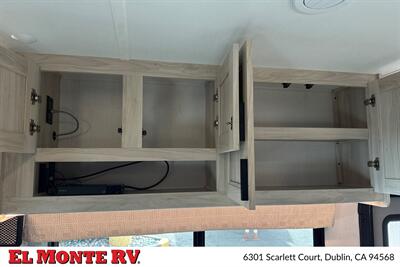 2024 Forest River Sunseeker 2860DS - Photo 16 - Santa Fe Springs, CA 90670