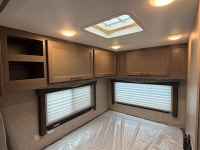 2024 Thor Four Winds 22E   - Photo 46 - Orlando, FL 32808