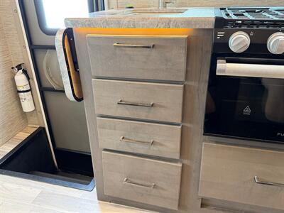 2024 Thor Four Winds 22E   - Photo 27 - Orlando, FL 32808