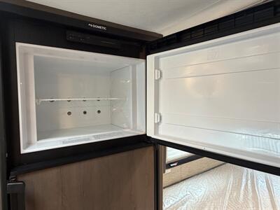 2024 Thor Four Winds 22E   - Photo 35 - Orlando, FL 32808