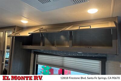 2024 Thor Four Winds 22E   - Photo 15 - Santa Fe Springs, CA 90670
