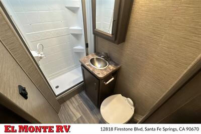 2024 Thor Four Winds 22E   - Photo 28 - Santa Fe Springs, CA 90670