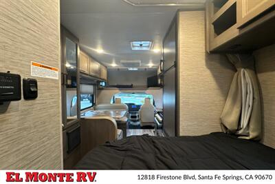 2024 Thor Four Winds 22E   - Photo 37 - Santa Fe Springs, CA 90670