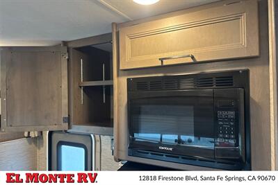 2024 Thor Four Winds 22E   - Photo 22 - Santa Fe Springs, CA 90670