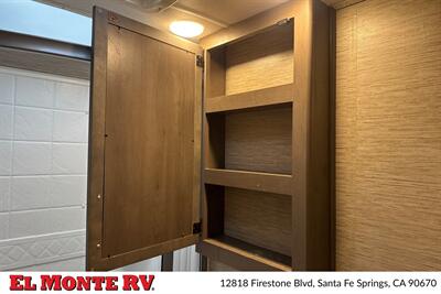2024 Thor Four Winds 22E   - Photo 29 - Santa Fe Springs, CA 90670