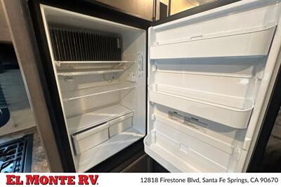 2024 Thor Four Winds 22E   - Photo 24 - Santa Fe Springs, CA 90670