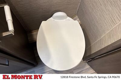 2024 Thor Four Winds 22E   - Photo 31 - Santa Fe Springs, CA 90670
