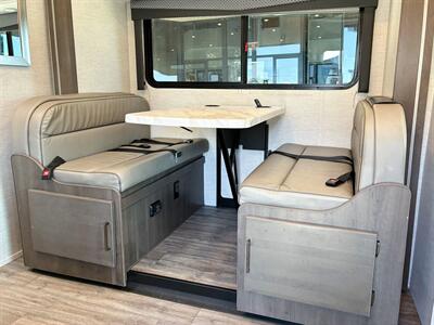 2025 Thor Four Winds 25V   - Photo 9 - Santa Fe Springs, CA 90670