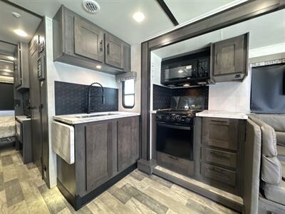 2023 Forest River FR3 32DS   - Photo 17 - Orlando, FL 32808