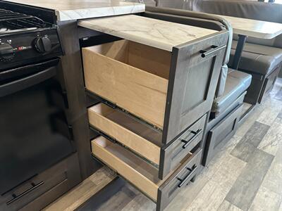 2023 Forest River FR3 32DS   - Photo 19 - Santa Fe Springs, CA 90670