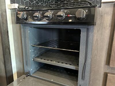 2023 Forest River FR3 32DS   - Photo 23 - Santa Fe Springs, CA 90670