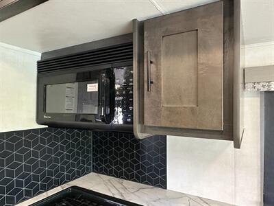 2023 Forest River FR3 32DS   - Photo 24 - Santa Fe Springs, CA 90670