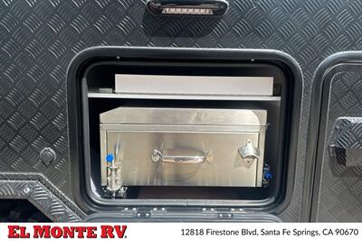 2027 MDC XT9HRT OFF-GRID 15FT - Photo 21 - Santa Fe Springs, CA 90670