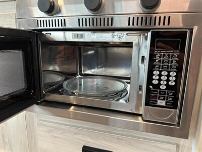 2023 Forest River Forester 2851SLE   - Photo 25 - Orlando, FL 32808