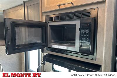 2024 Thor Four Winds 22E   - Photo 21 - Dublin, CA 94568