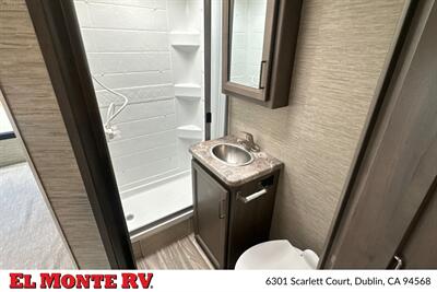 2024 Thor Four Winds 22E   - Photo 28 - Dublin, CA 94568