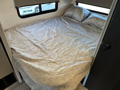 2025 Forest River Sunseeker 2150SLE   - Photo 12 - Santa Fe Springs, CA 90670