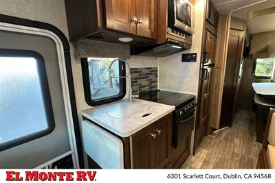 2019 Forest River Sunseeker 2400W   - Photo 15 - Dublin, CA 94568