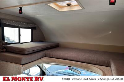 2024 Thor Four Winds 22E   - Photo 35 - Santa Fe Springs, CA 90670