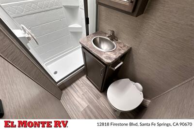 2024 Thor Four Winds 22E   - Photo 28 - Santa Fe Springs, CA 90670
