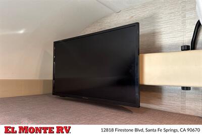 2024 Thor Four Winds 22E   - Photo 16 - Santa Fe Springs, CA 90670