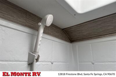 2024 Thor Four Winds 22E   - Photo 33 - Santa Fe Springs, CA 90670