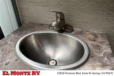 2024 Thor Four Winds 22E   - Photo 30 - Santa Fe Springs, CA 90670