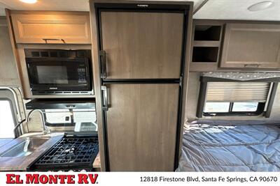 2024 Thor Four Winds 22E   - Photo 26 - Santa Fe Springs, CA 90670