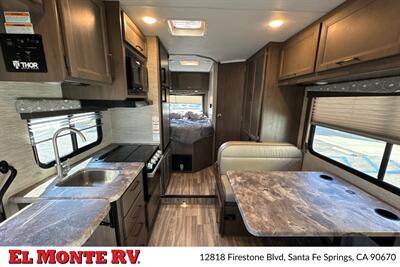 2024 Thor Four Winds 22E   - Photo 13 - Santa Fe Springs, CA 90670