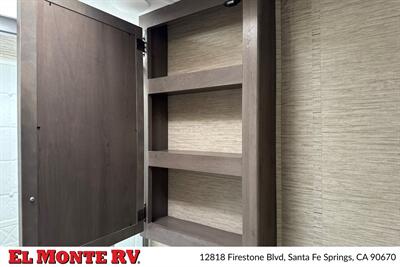 2024 Thor Four Winds 22E   - Photo 29 - Santa Fe Springs, CA 90670