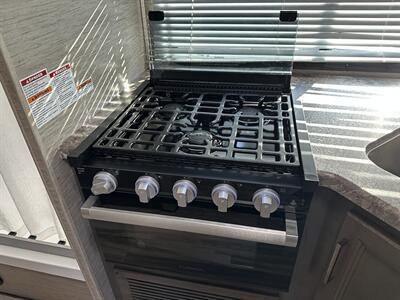 2024 Thor Four Winds 28A   - Photo 14 - Santa Fe Springs, CA 90670
