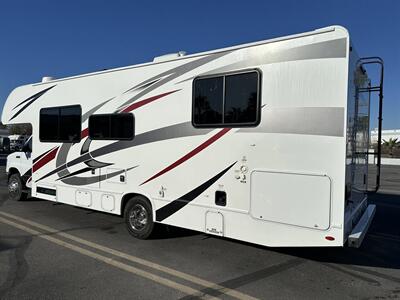 2024 Thor Four Winds 28A   - Photo 4 - Santa Fe Springs, CA 90670