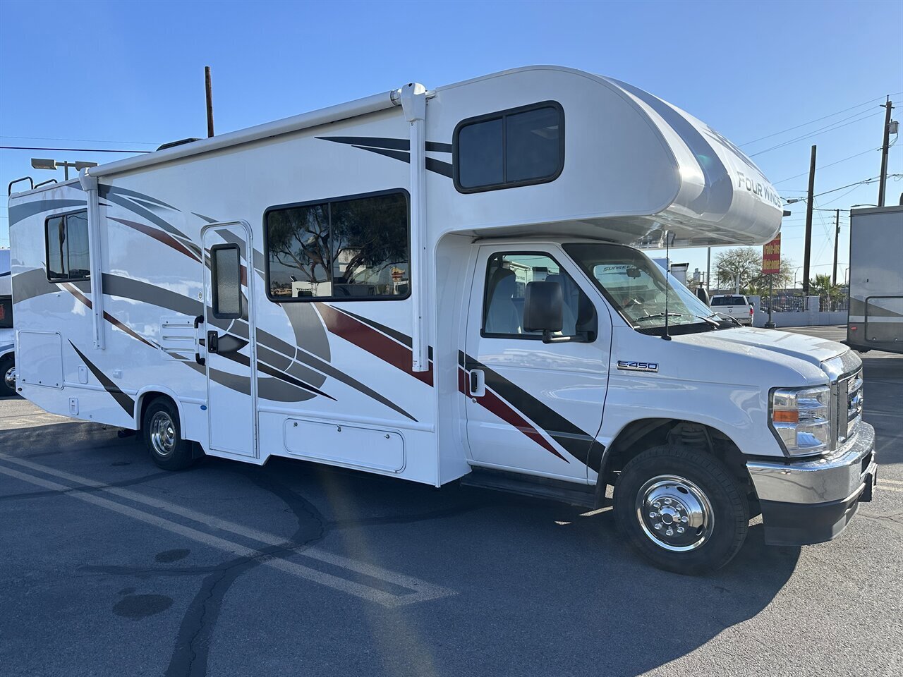 2024 Thor Four Winds 28A   - Photo 1 - Santa Fe Springs, CA 90670